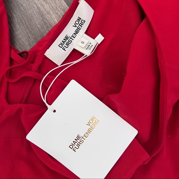 DIANE VON FURSTENBERG One Sleeve Red Blouse 100% Silk Size 0 - Picture 6 of 9